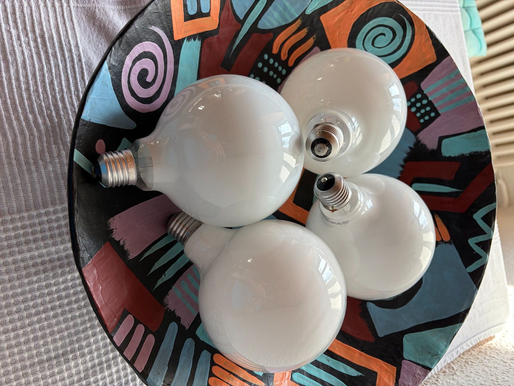 Lampen: 4 x Glühbirnen globe E27 - 125 Durchmesser – Gebraucht aus Zürich von bel_p6mm 1