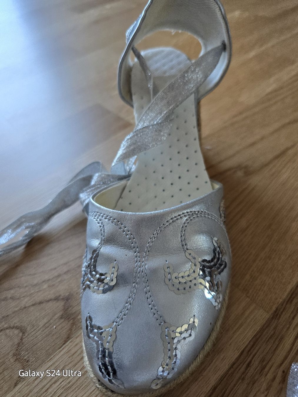 Scarpe da donna: Hübsche Sandalen mit Keilabsatz – Usato da Kloten venduto da Salentina64 3