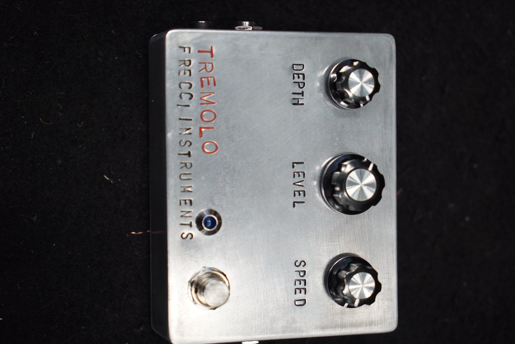 Strumenti musicali: Frecci Tremolo silber Version inklusive  Box – Usato da Ortschwaben venduto da Musictrade 2