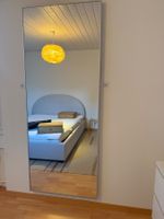 Wandspiegel rechteckig mit silbernem Rahmen