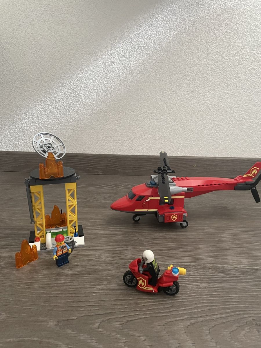 Lego Giocattoli: Lego hélicoptère pompier 60281 – Usato da Yverdon-les-Bains venduto da axe_2rkc