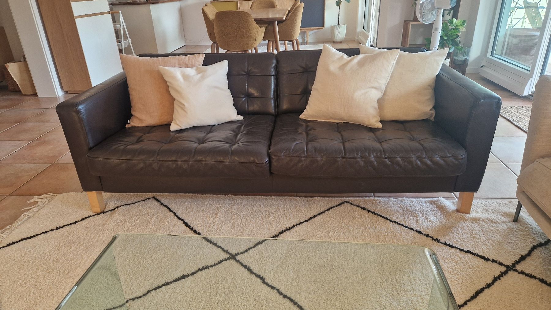 Ikea Divani: genuine leather sofa ikea – Usato da St-Sulpice VD venduto da kvm_bfs8 1