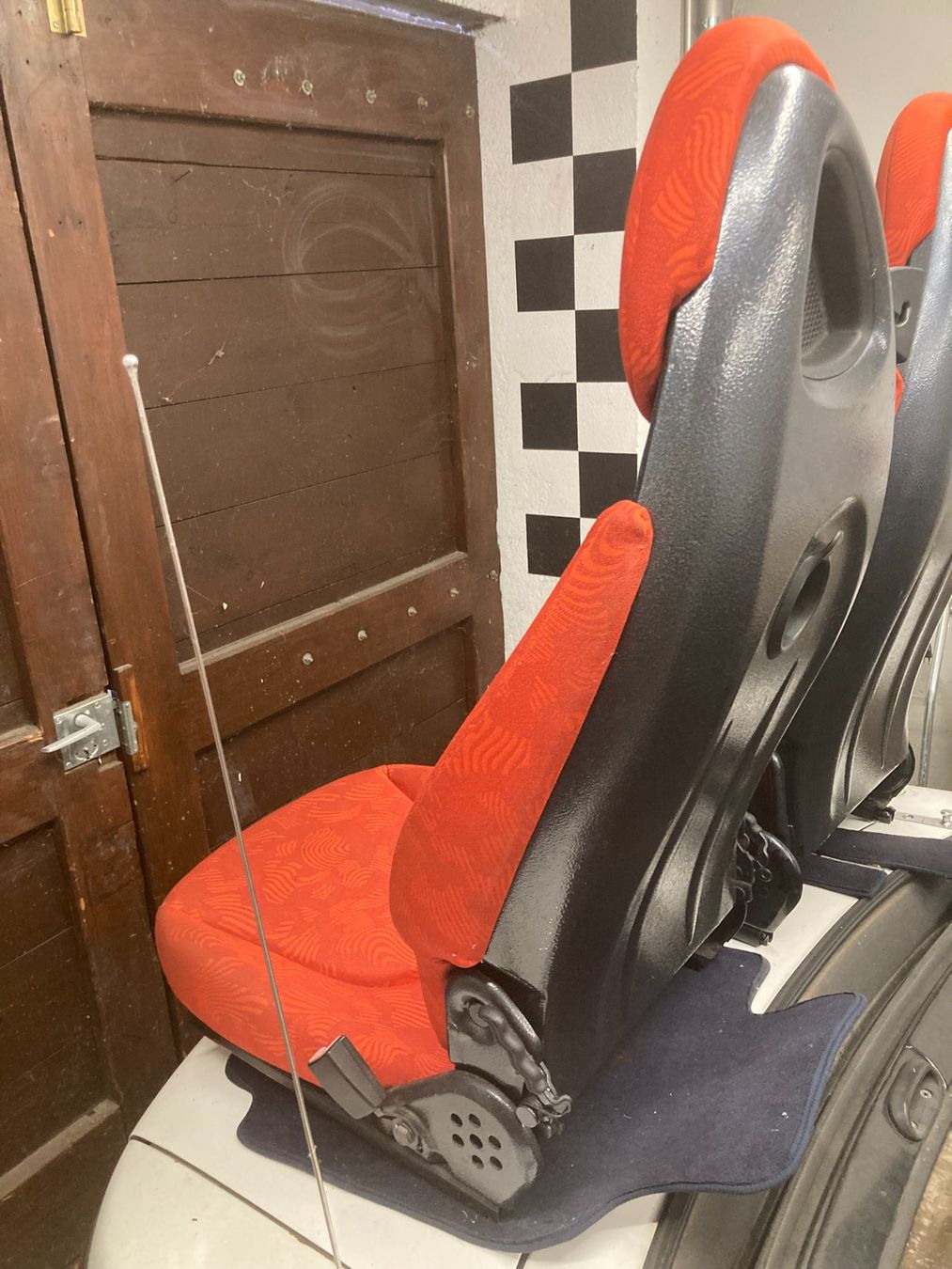 Smart Tutti pezzi di ricambio auto: Fahrersitz Smart ForTwo – Usato da Camorino venduto da Vasal 1