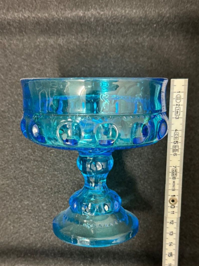 Bicchieri: Eisbecher/ Antikes Cupglas Blau – Usato da Oberrohrdorf venduto da chilibiggi 1