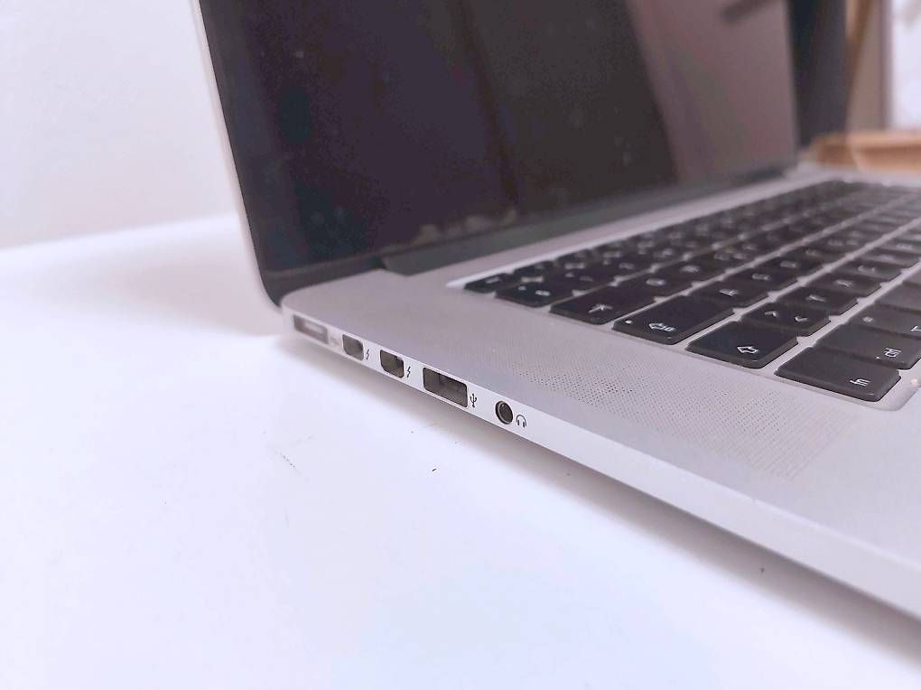 Apple Notebook: MacBook Pro 2016  500GB – Usato da Fribourg venduto da jst_79gb 3