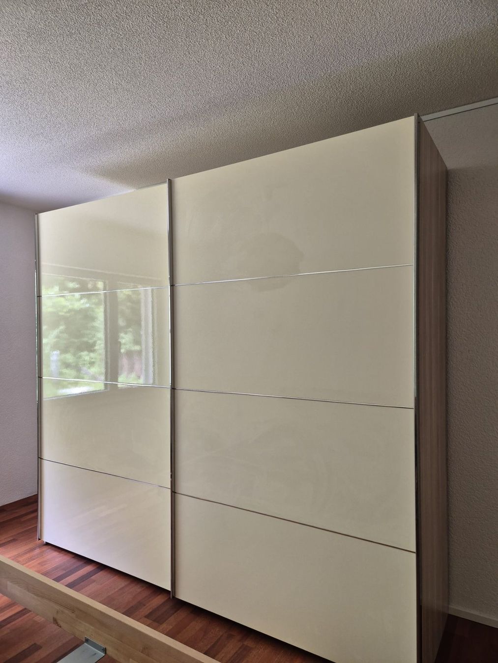 Schränke: Kleiderschrank – Gebraucht aus Zofingen von Taesch