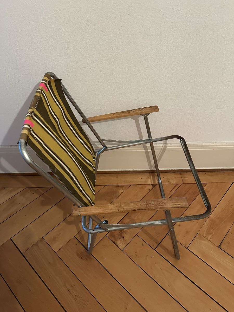 Chaises: Campingstuhl Vintage DEFEKT – Défectueux à Zürich par Lux2020 2
