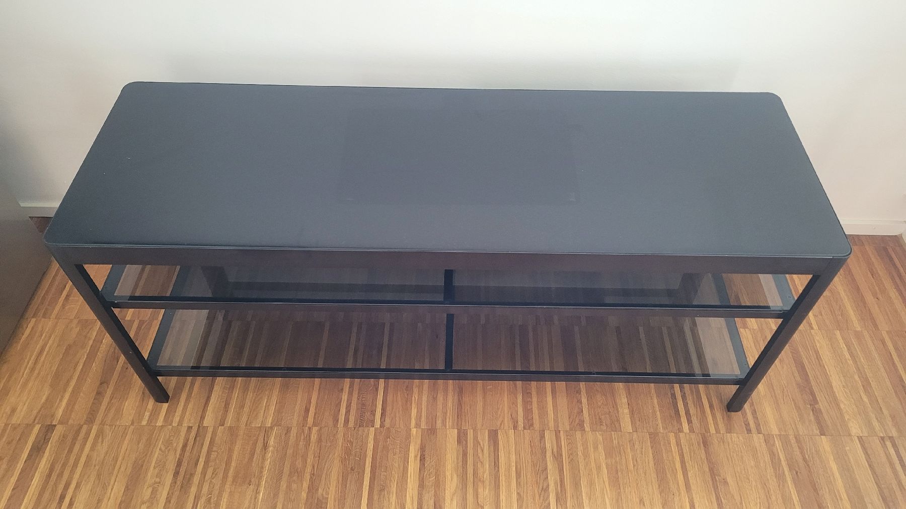 Ikea TV Möbel: Fernsehmöbel aus Glas. – Gebraucht aus Winterthur von aes_92 1