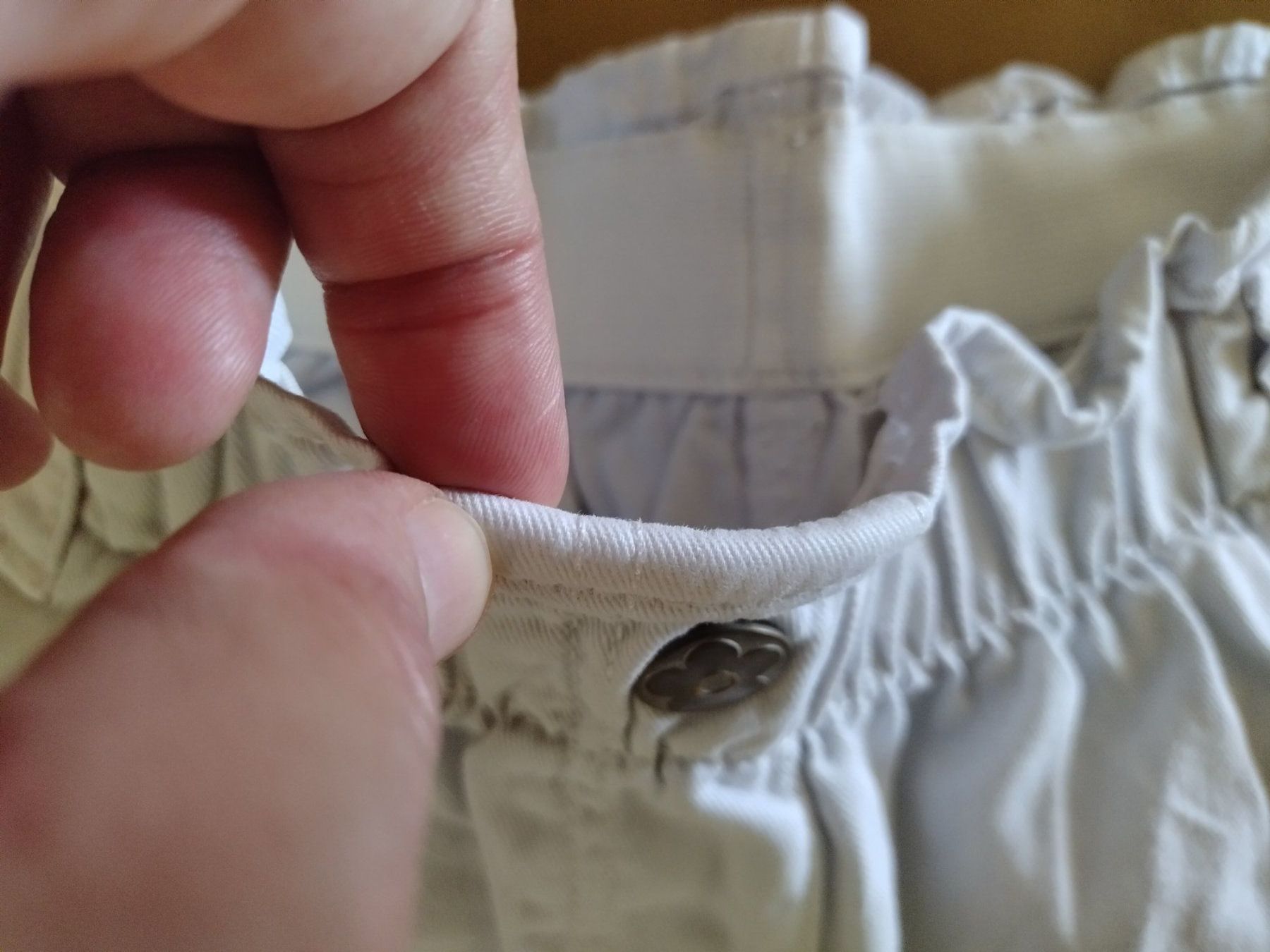 Disney Hosen: Weisse Jeansshorts "Frozen" von C&A, Gr. 140 – Gebraucht aus Densbüren von TutaLarsen 4