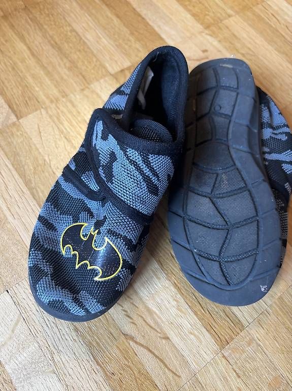 Schuhe für Jungen: Hausschuhe – Gebraucht aus Bern von ann_gabrielle 1