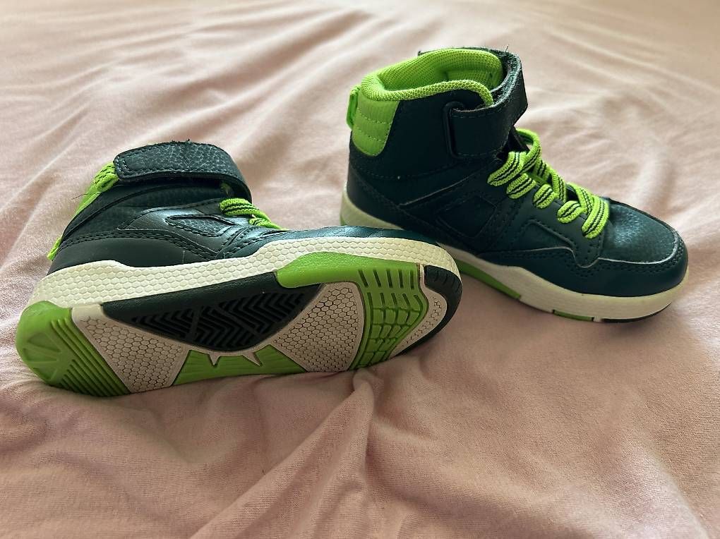 Scarpe per ragazzi: Schuhe Grösse 24 – Usato da Sarmenstorf venduto da ramoeneli 1