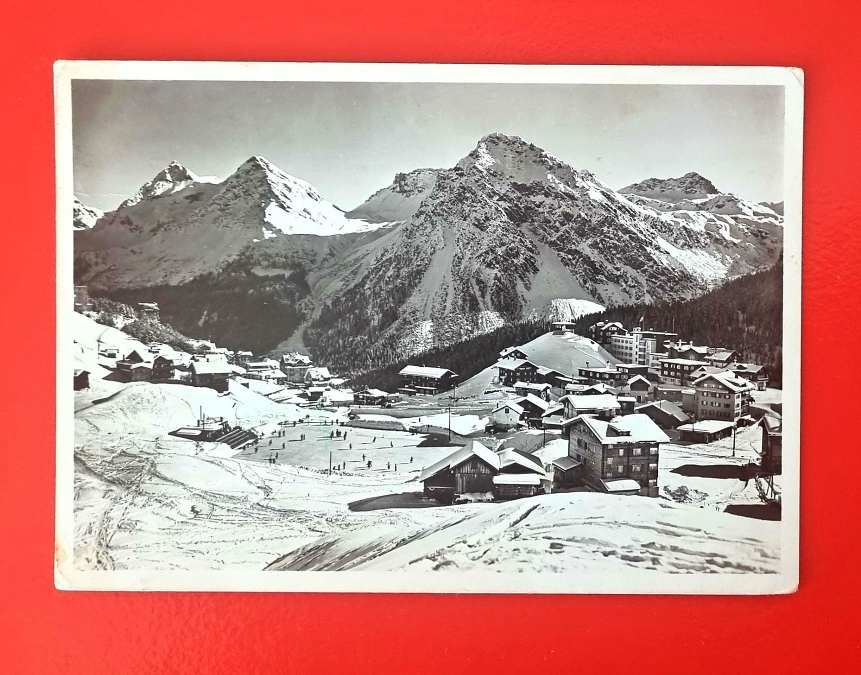 Cartoline postali: Arosa - Dorfansicht - Eisbahn - Winter 1948 – Usato da Rothrist venduto da RROENK