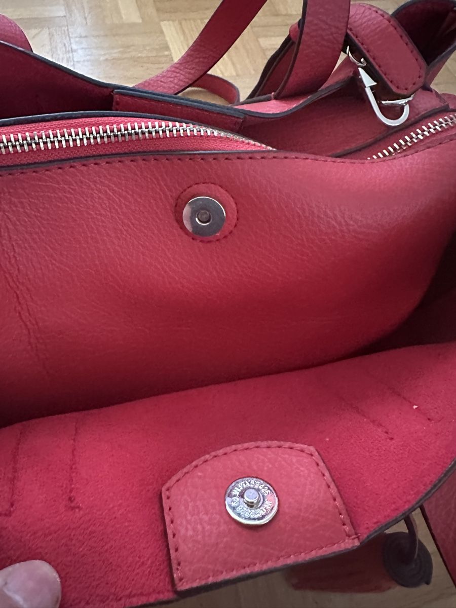 Guess Borse da donna: GUESS 1981, Damentasche,rot – Nuovo e nell'imballaggio originale da Neuchatel venduto da feta_ze 2