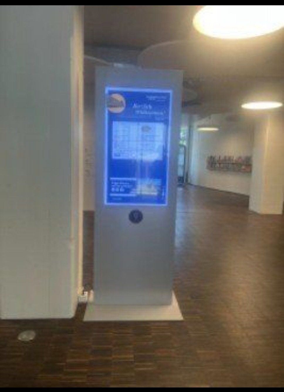 Monitor: Digitale Stele / Digital Signage Displays/gebraucht – Usato da Samstagern venduto da FastLive