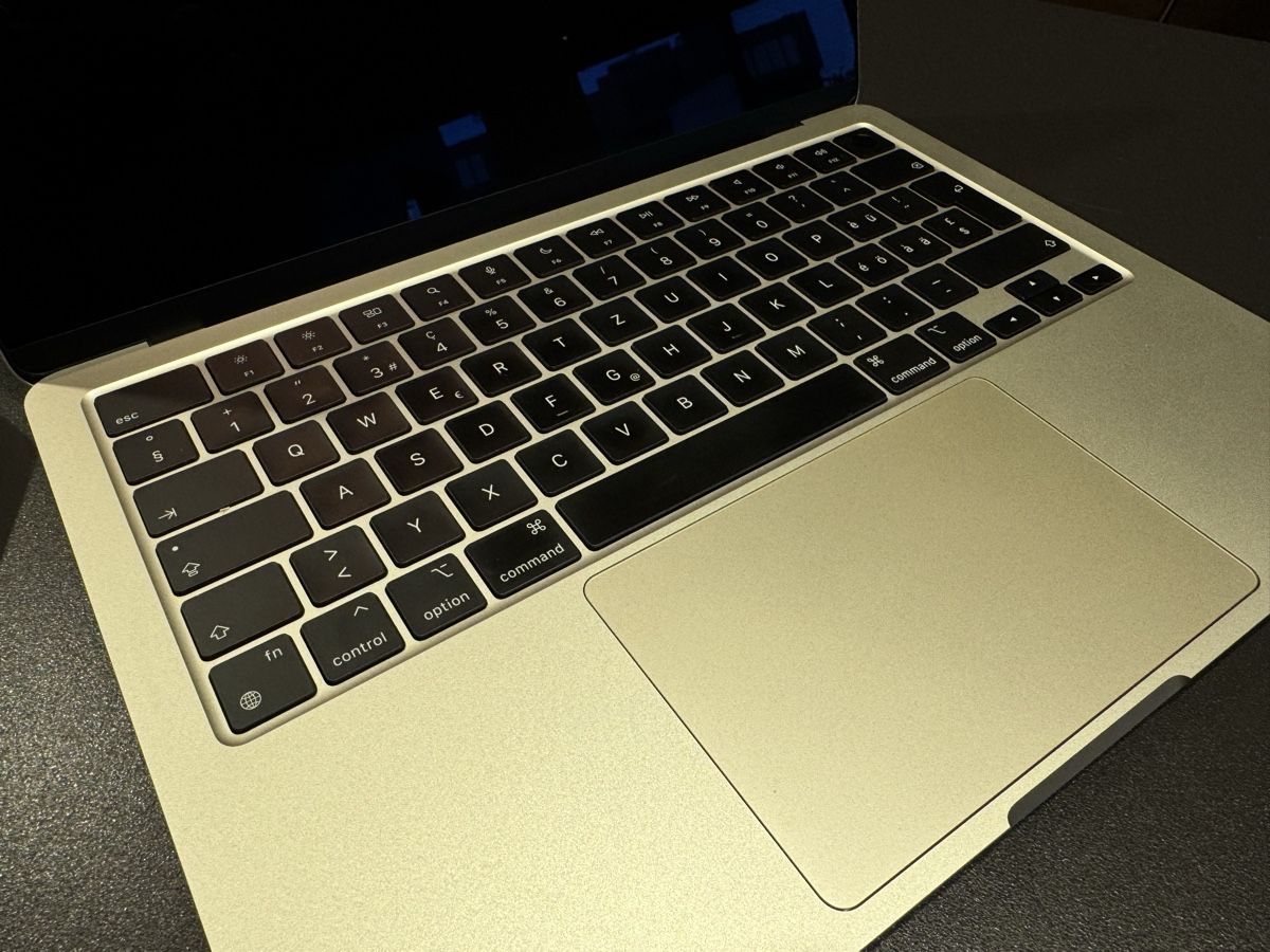 Apple Notebook: MacBook Air M2 20222 – Usato da Wabern venduto da apple2024 2