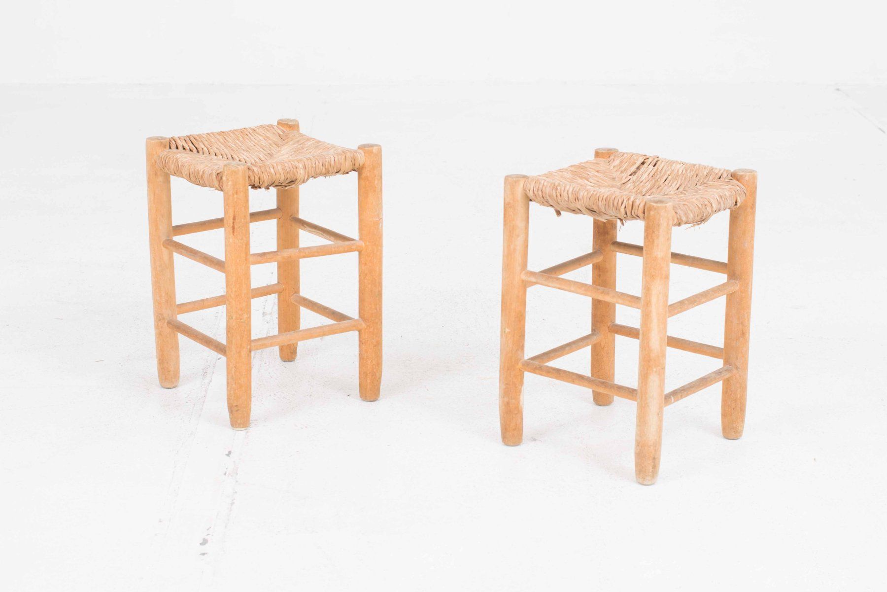 Sgabelli: Vintage Hocker mit Strohgeflecht – Usato da Zürich venduto da STUZH38 1