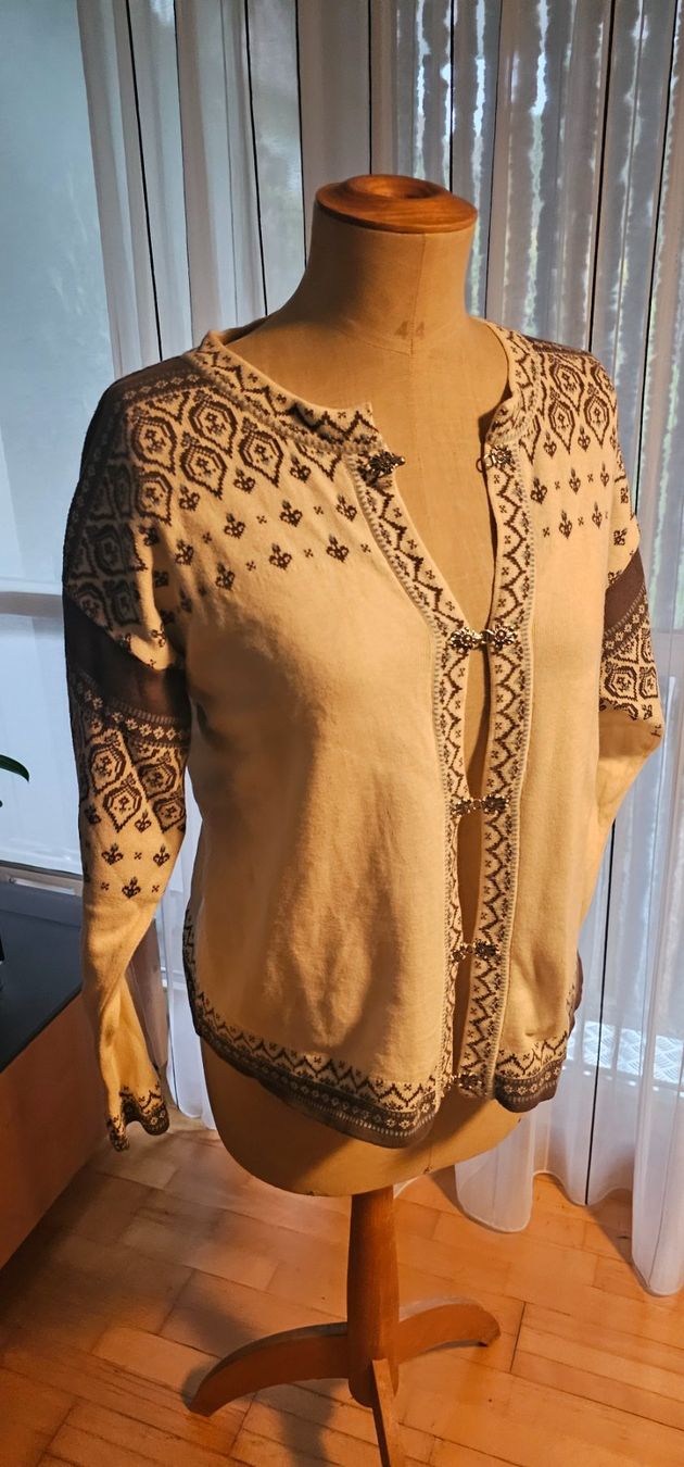 Giacche: Strickjacke Norwegen Norway – Usato da Riedikon venduto da Winter21.