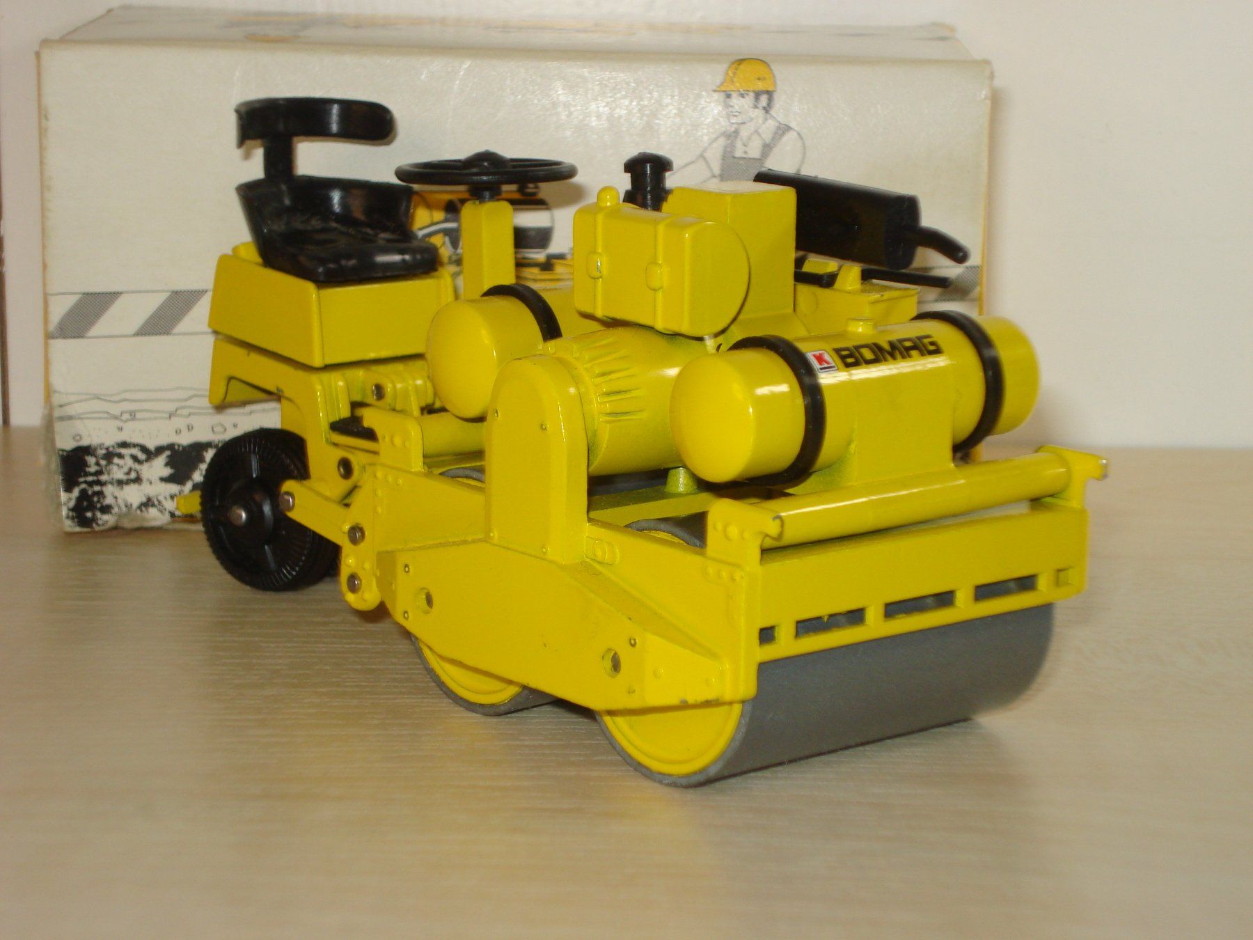 Modellbausätze & Standmodelle: BOMAG BW 90 SL Tandemwalze – Neu (gemäss Beschreibung) aus Mitlödi von worker04 2