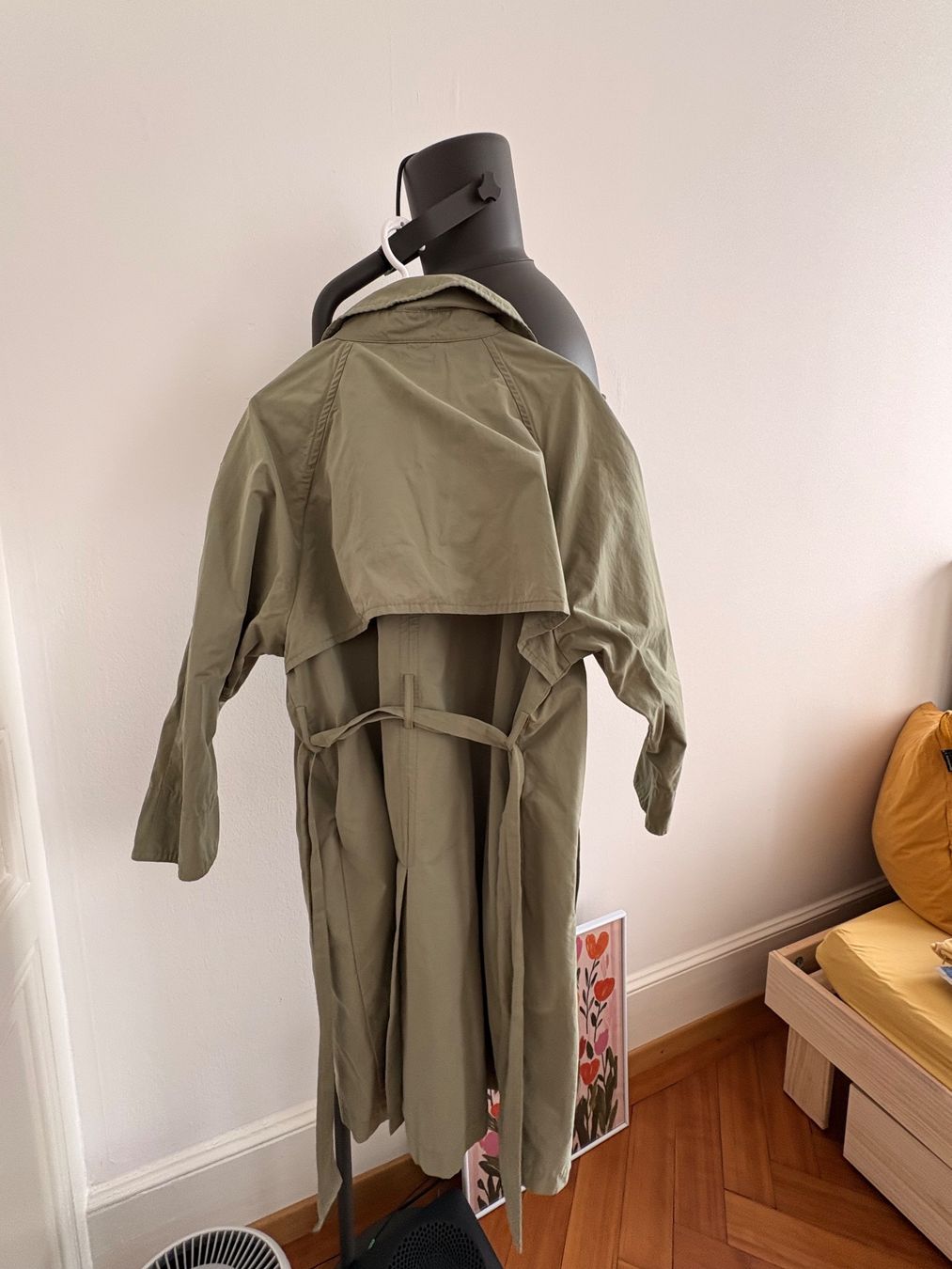 Esprit Cappotti: Khaki-farbener Trenchcoat, Esprit – Usato da Lausanne venduto da kasiabkasiab 2