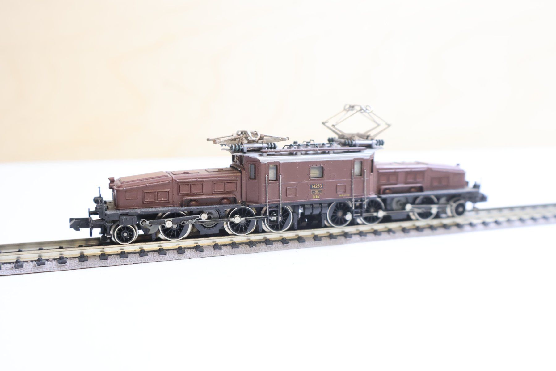 Arnold Modellini di ferrovie: ARNOLD SBB Krokodil E-Lok Ce 6/8 - Spur N – Usato da Winterthur venduto da Monstera 2
