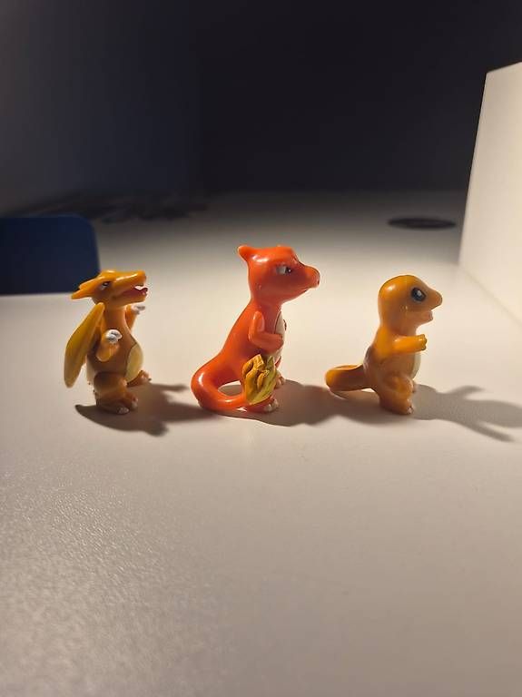 Statuette: Vintage 1999 Charizard evolution line Nintendo Figurines – Usato da Echallens venduto da cha_6vnf 2