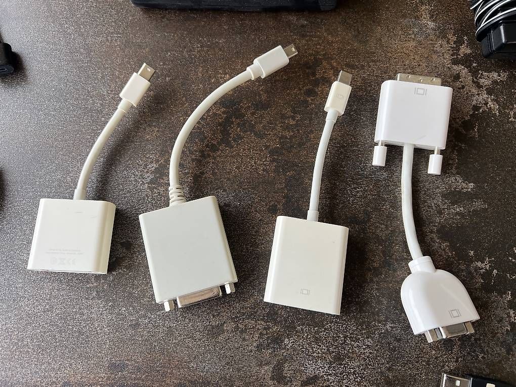 Caricabatterie: Diverse Computer Gadgets, Kabel, Powerbanks, usw. – Usato da Wittenbach venduto da Firmasaga 4