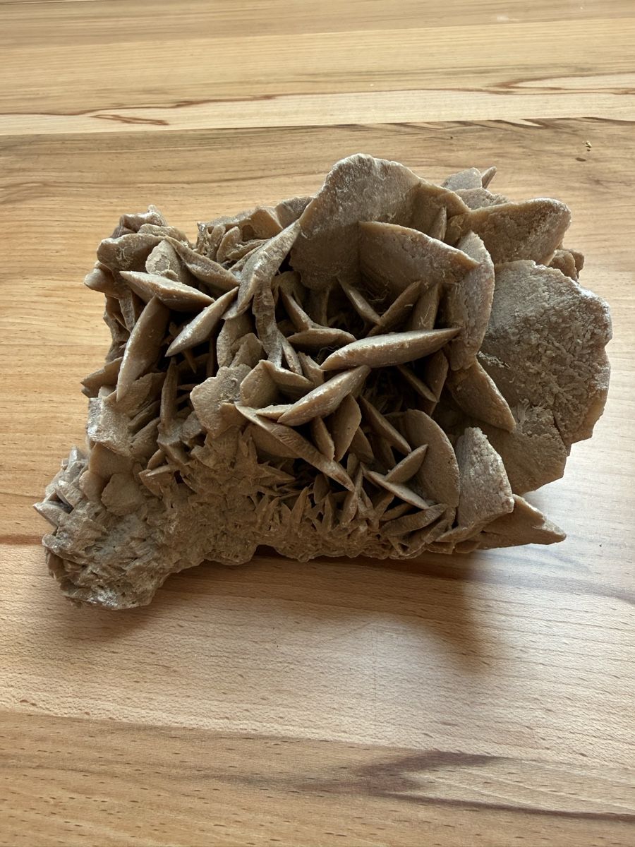 Mineralien & Heilsteine: Grosse Sandrose – Gebraucht aus Grenchen von Bastet007 1