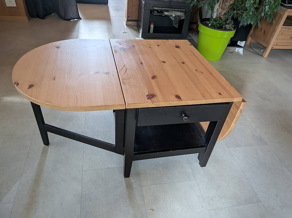 Tables: Tisch, Echtholz, 2x verstellbar – D'occasion à Ennetmoos par Manugabriel 2