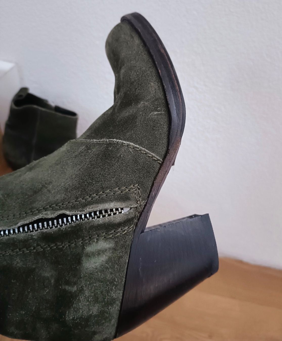 Acne Studios Chaussures femmes: ACNE STUDIOS STIEFELETTEN MIT ABSATZ – D'occasion à Fribourg par waves55 2