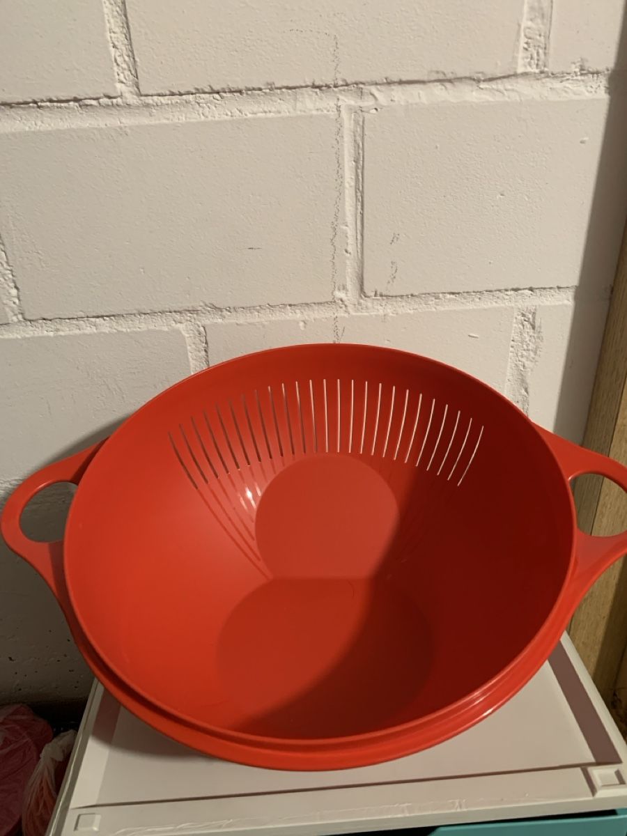 Tupperware Elettrodomestici da cucina: Tupperware Sieb 3.75 Liter – Nuovo e nell'imballaggio originale da Bonaduz venduto da Schnueff0
