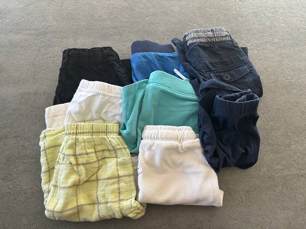 Lotti & Set di vestiti: 8 shorts taille 86 – Usato da Chapelle-s-Moudon venduto da vanesso