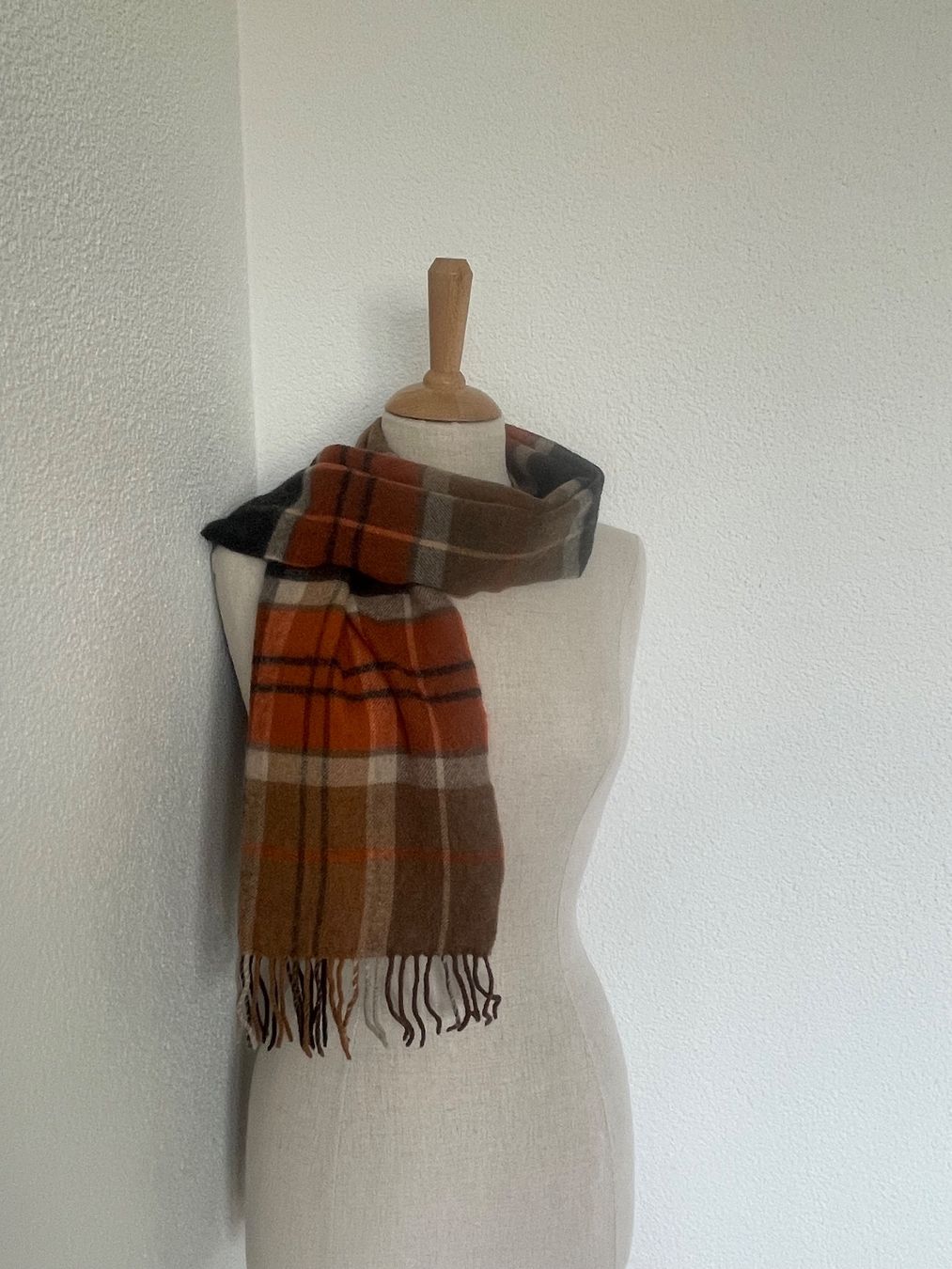 Foulard & Sciarpe: Wollschal im klassischen Karo-Muster – Usato da Buchs SG venduto da VintageHomeCH 2