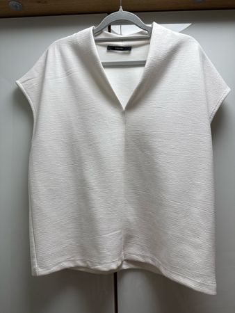 Sommerbluse Weiss, Gr. M, neuwertig, toller Stoff!