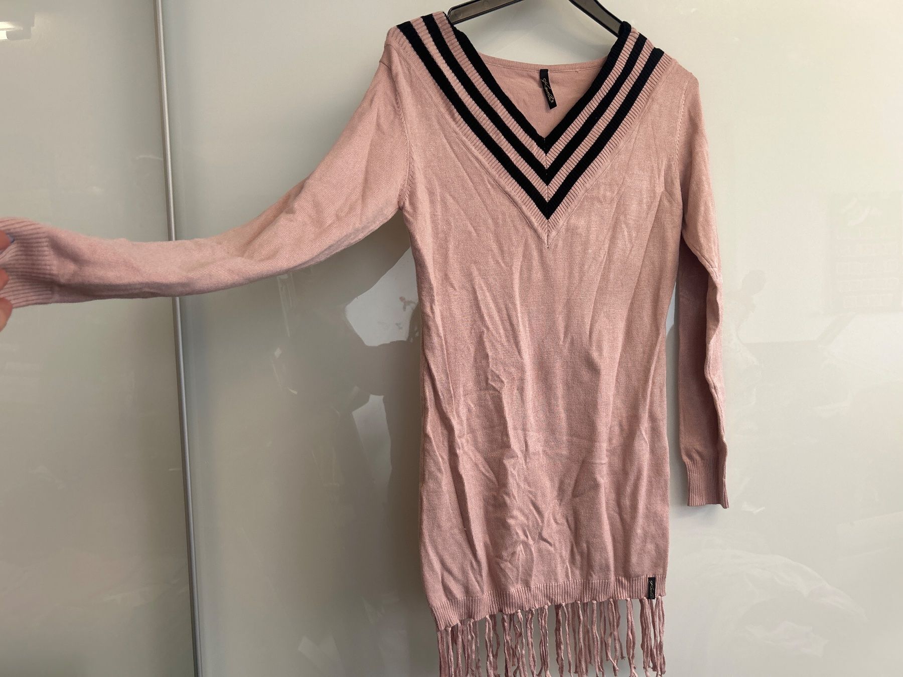 Maglioni & Felpe: Pullover Lang Figurbetont mit Fransen Boho 1 Size Neu – Nuovo e nell'imballaggio originale da Regensdorf venduto da Spyke55 2