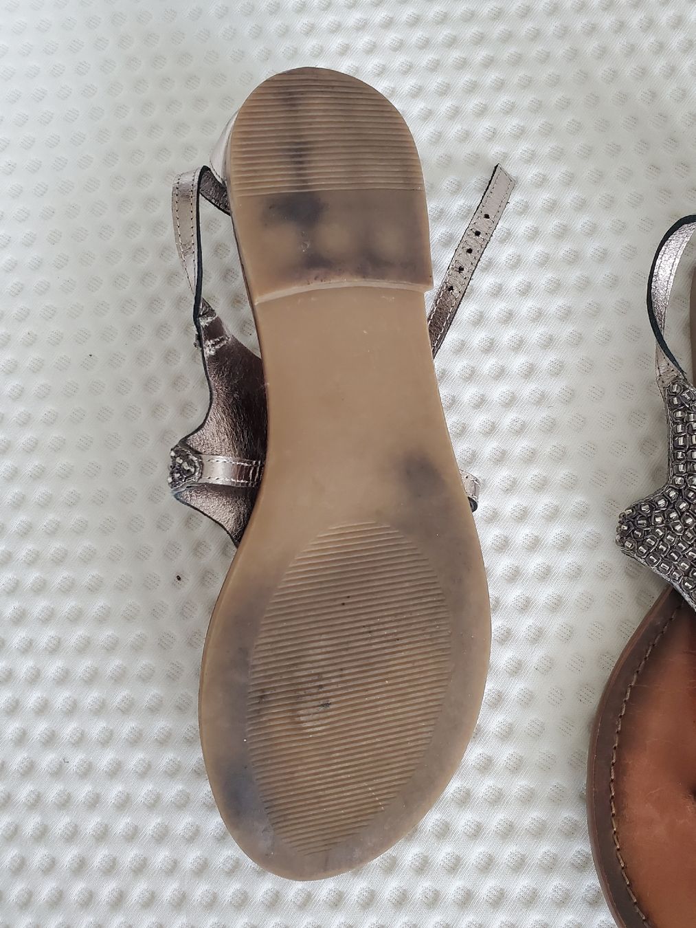 Damenschuhe: Silberne Sandalen mit Pailletten Grosse 40 – Gebraucht aus Lachen SZ von missfranky85 1