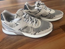 Damenschuh / Sneaker Guess Gr 39. Kaum getragen