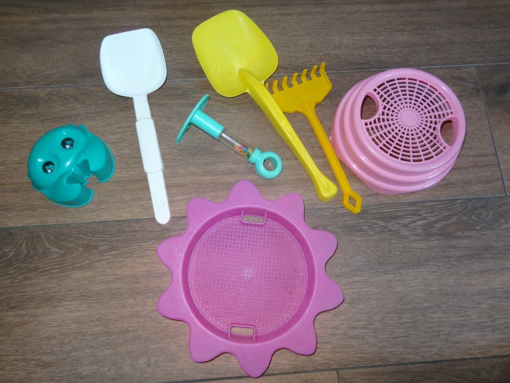 Giocattoli: Jouets de plage ensemble en plastique coloré – Usato da Satigny venduto da salvatore73