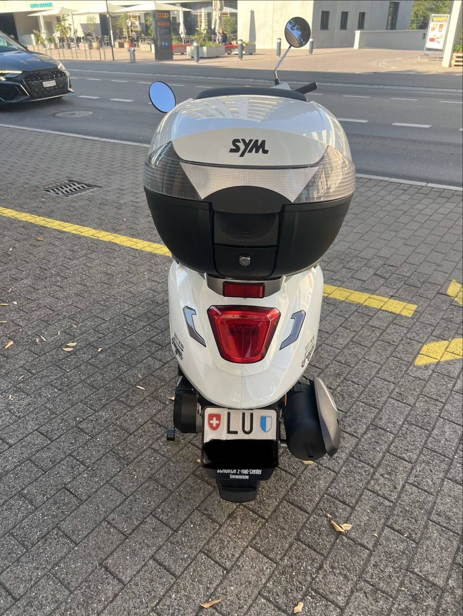 Sym Scooter: SYM Fugue 125ccm – Nuovo (secondo la descrizione) da Gisikon venduto da mmb-fotografie 3