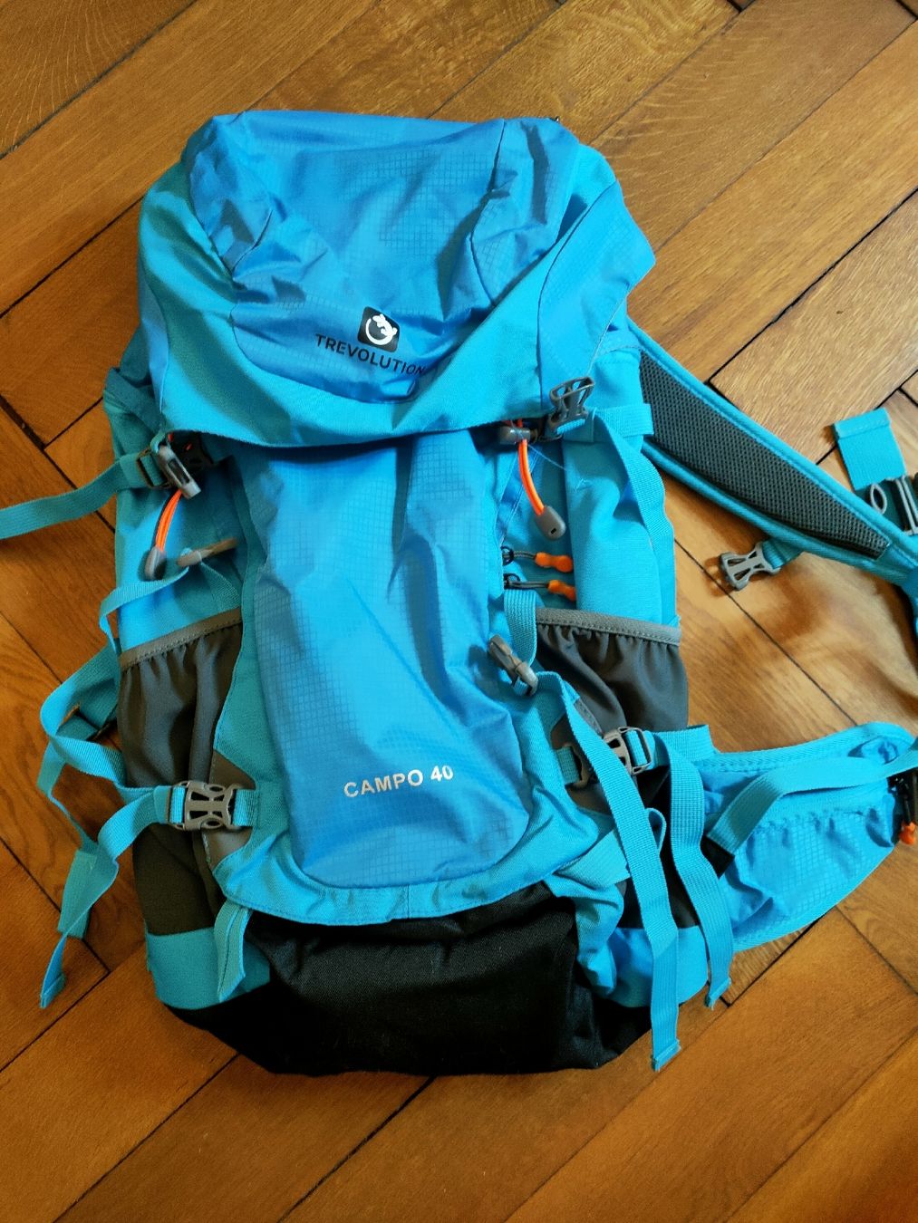 Trevolution Zaini: Wanderrucksack Trevolution, Neu, 40 Campo Hellblau – Nuovo (secondo la descrizione) da Russikon venduto da noahn99