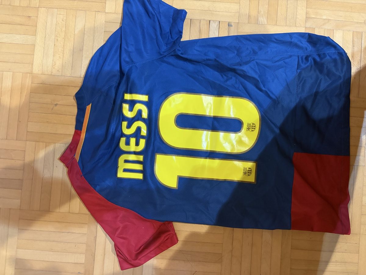 FC Barcelona Leibchen & Hosen: Messi Retro trikot – Gebraucht aus Sarnen von luc_h6bl 1
