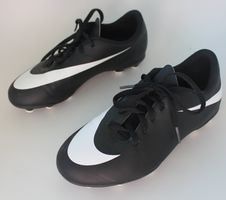 Chaussures de football Nike t. 35