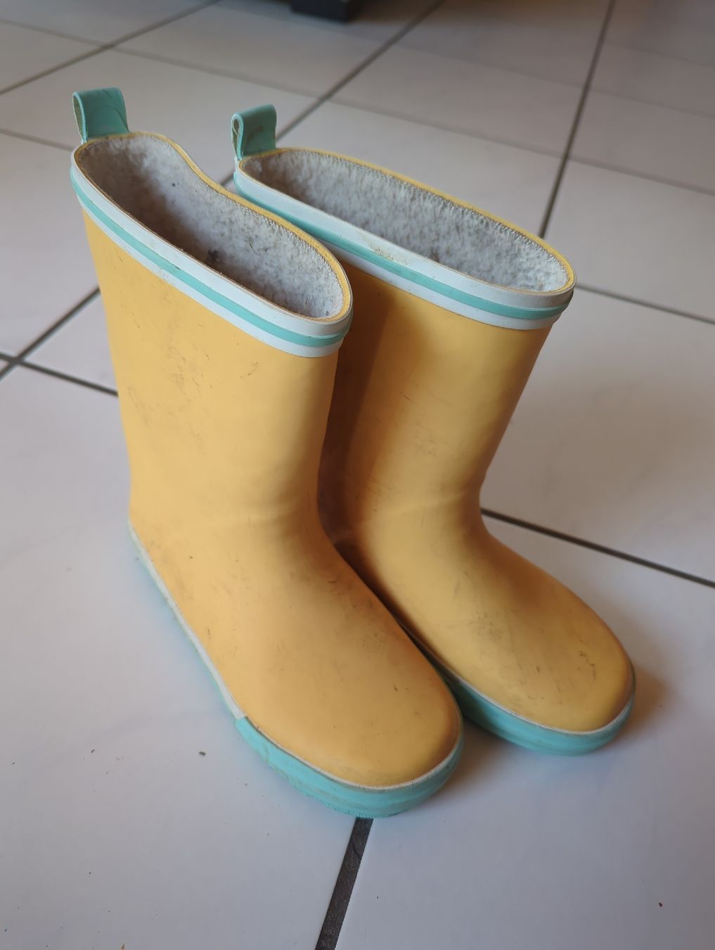Schuhe für Jungen: Gummistiefel gefüttert 33 – Gebraucht aus Arch von sunneschyn24