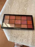 RÉVOLUTION palette de maquillage 32 eyeshadows mat