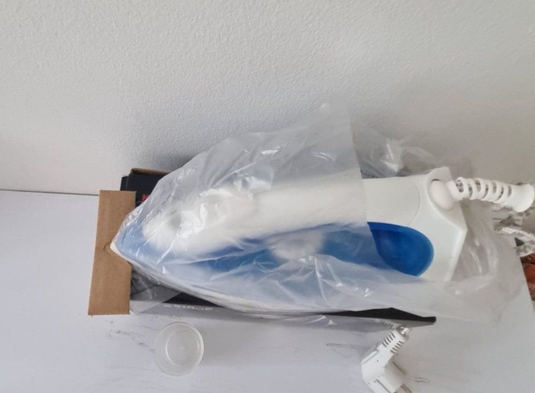 Ferri da stiro: New iron – Nuovo e nell'imballaggio originale da Mendrisio venduto da ann_d9pf 3