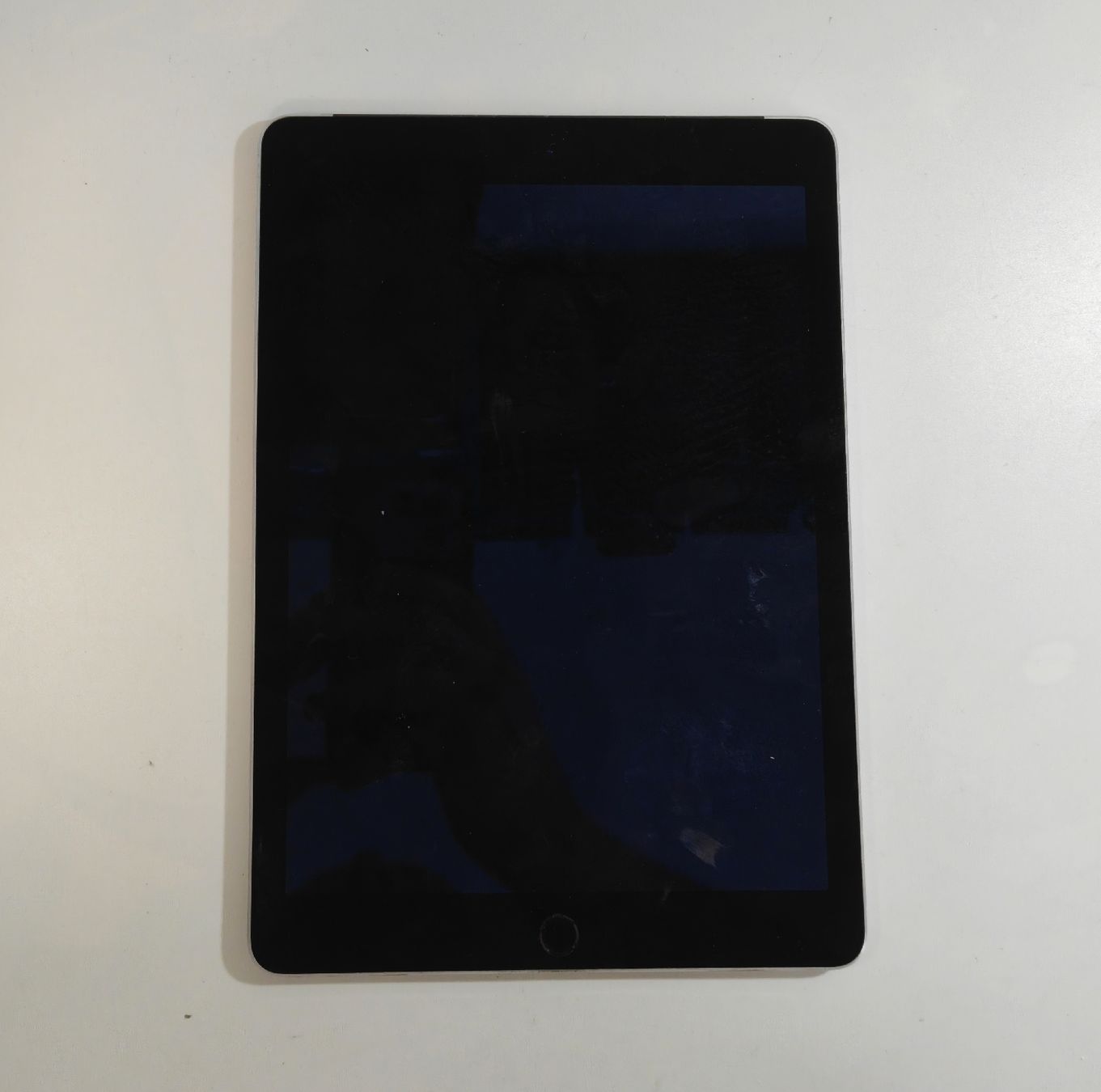 Apple Tablet PC: Apple iPad Air 2 – Defekt aus Ehrendingen von Rocky985