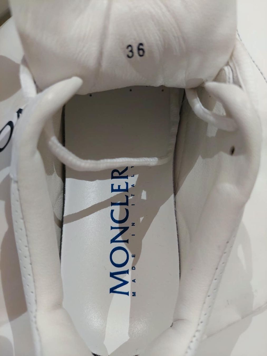 Moncler Chaussures femmes: Baskets Moncler 36 (new) – Neuf avec emballage d'origine à La Tour-de-Peilz par DressingEKL 5