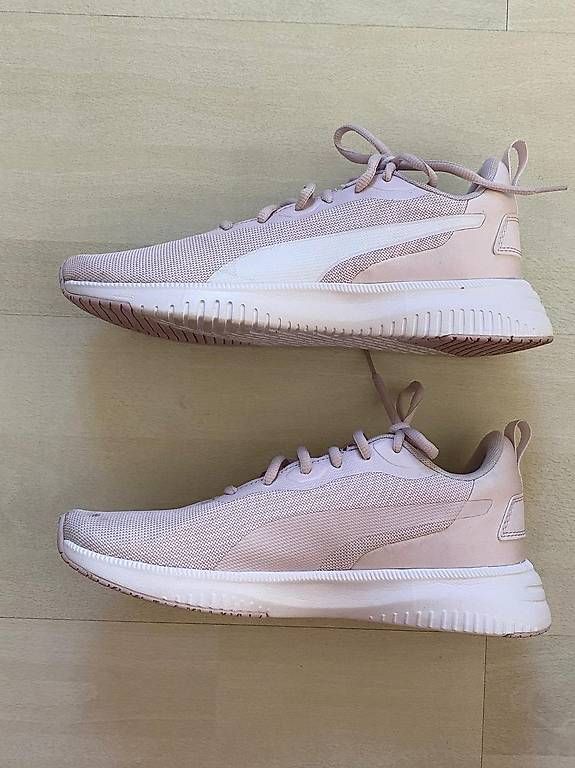 Puma Scarpe da donna: Sneaker Damen von Puma, rose, Gr. 40 – Usato da Seftigen venduto da Pascal33