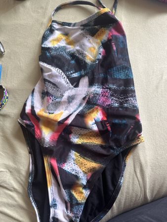 Badeanzug Damen Grösse 30 von Brandon bunt guter Zustand