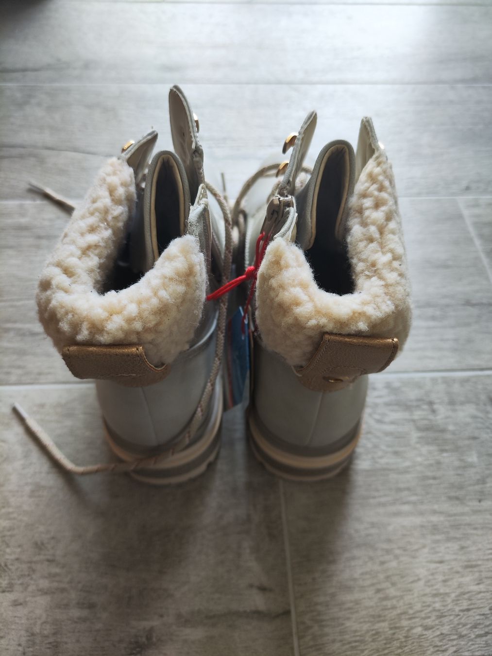 Scarpe da donna: Bottines Kimbertel beige, chaudes et imperméables, T. 40 – Nuovo e nell'imballaggio originale da Les Acacias venduto da mei_2xhp 2