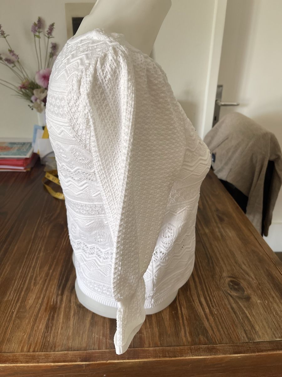 T-Shirts: Tricot blanc Studio S comme neuf lisez les mesures – Gebraucht aus Kloten von Vermicelles 5